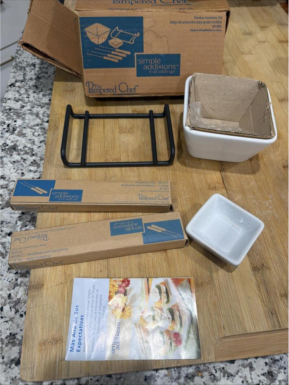 New Pampered Chef 4 Fondue W/Forks 7” Simple Additions Set & Accessories #1965 *